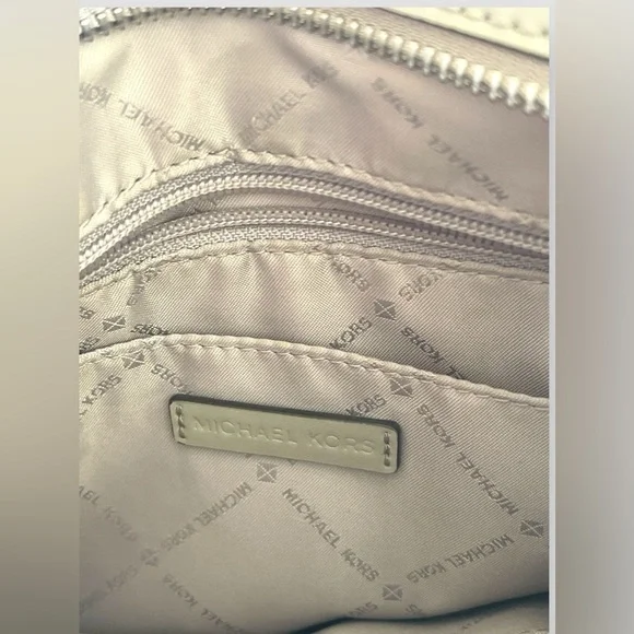 Michael Kors Connie Signature Messenger Crossbody Bag White Gray Large Like New